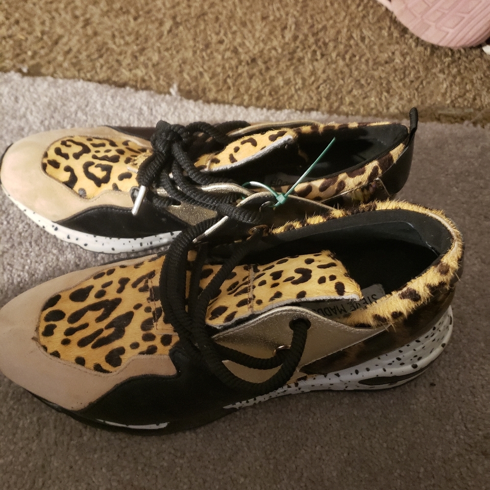 Fresh Ladies Steve Madden Sneakers